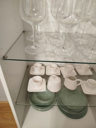 Vitrina Estantería Blanca y Cristal
