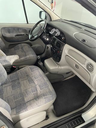 Renault Megane Scenic rx4