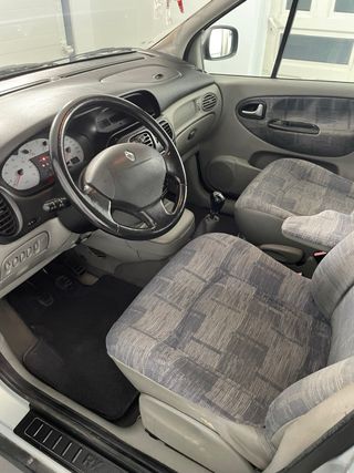 Renault Megane Scenic rx4