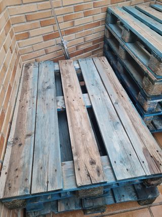 Pallets grandes de madera azul