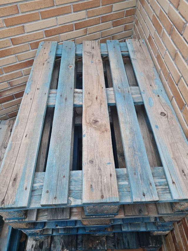 Pallets grandes de madera azul
