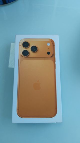 iPhone 17 Pro Max Dorado