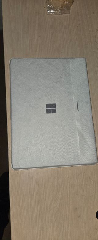 Microsoft Surface model 2079 color Plata
