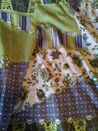 Falda larga estampada verde
Atian