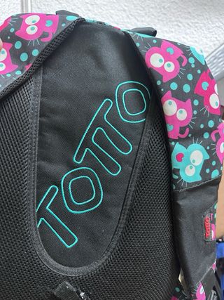 Mochila escolar con diseño de gatos