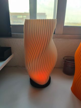 Lámpara LED multicolor con mando
