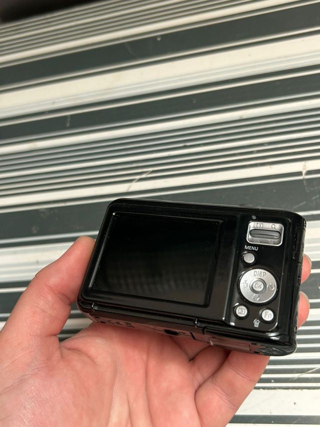 Cámara digital Samsung Zoom Lens ES28