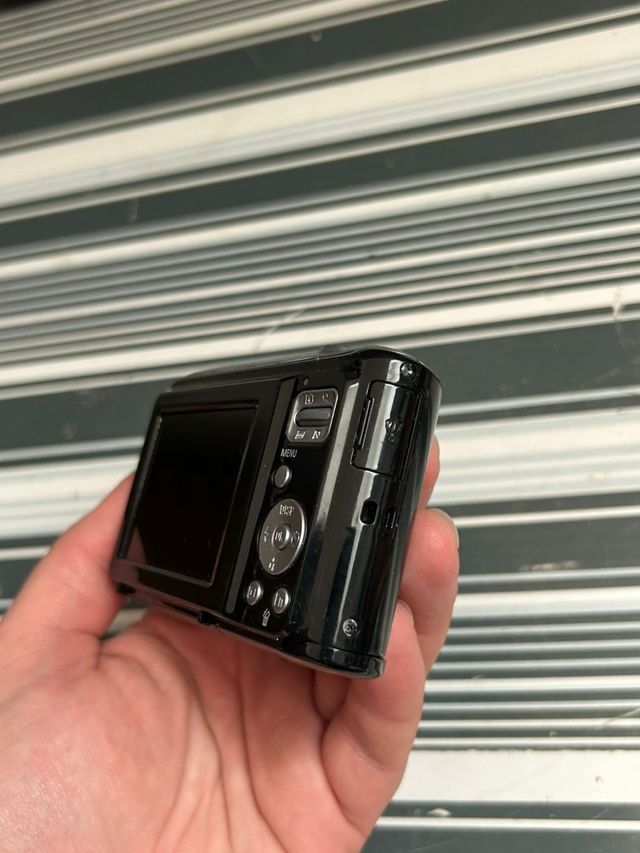 Cámara digital Samsung Zoom Lens ES28