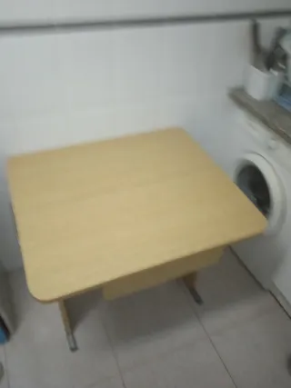 Mesa de cocina de madera