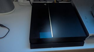 Lote PS4: Consola 500GB, Mando y 10 Juegos