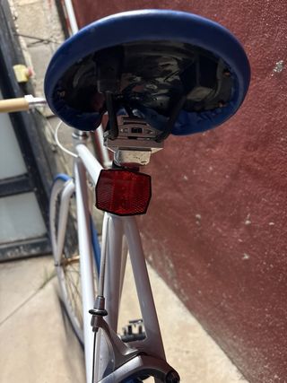 Bicicleta de paseo blanca marca pepita 