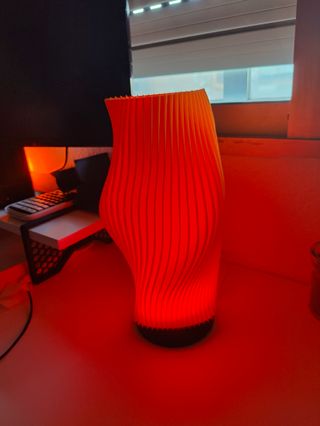 Lámpara LED Naranja Diseño Ondulado