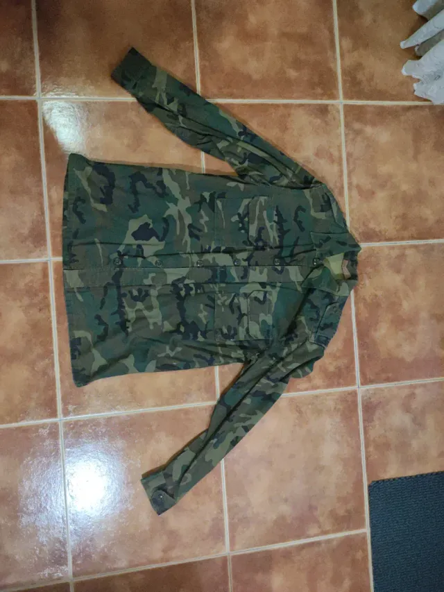 Camicia mimetica militare