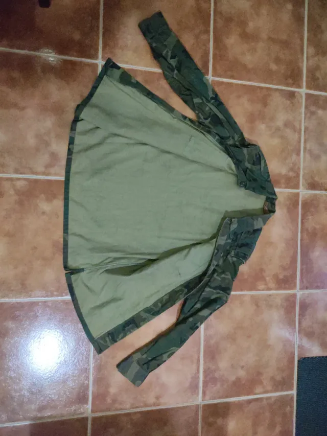 Camicia mimetica militare