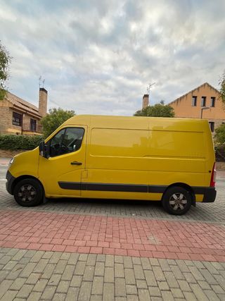 Nissan NV400 2019