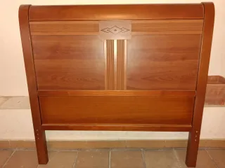 Cabecero de madera estilo clásico