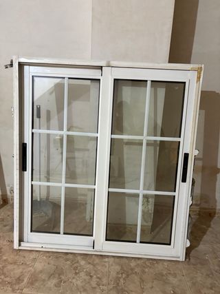 Ventana corredera aluminio blanca