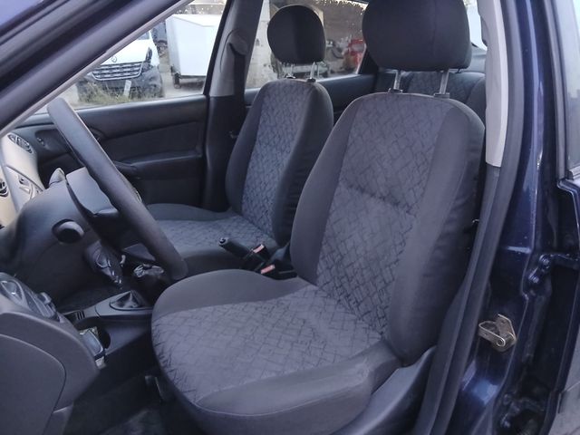 FLAMANTE Ford Focus 1.800C.C 2001