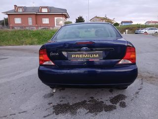 FLAMANTE Ford Focus 1.800C.C 2001