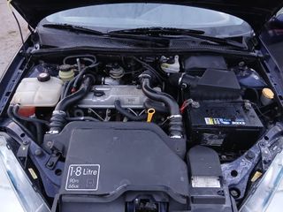 FLAMANTE Ford Focus 1.800C.C 2001