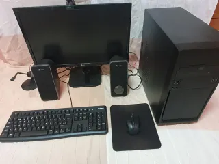Ordenador de Sobremesa Negro y Beige