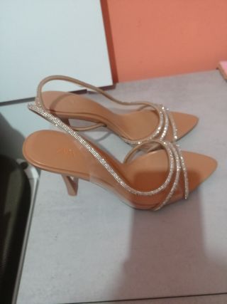 Zapatos Zara Beige con Brillantes