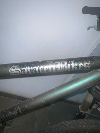 Bicicleta BMX Saracen