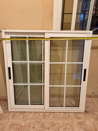 Ventana corredera aluminio blanca