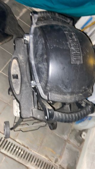 Barbacoa Weber Negra y Plateada. urge vender
