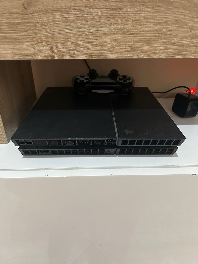 PS4 (PlayStation 4) Nera con Giochi