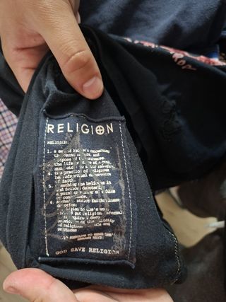 Camiseta Religion Vintage Y2K Talla M