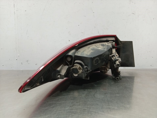 PILOTO TRASERO DERECHO OPEL ASTRA J BERLINA 5P