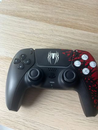 PS5 Spider-Man Edición Especial + Mando Blanco