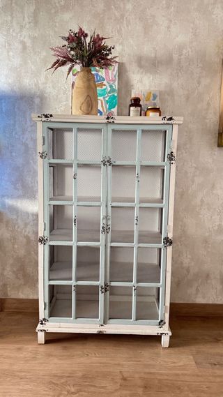 Vitrina de madera