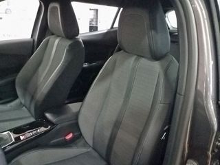Peugeot 2008 PEUGEOT 2008 Allure Pack Puretech 100 SS 6 Vel. MAN
