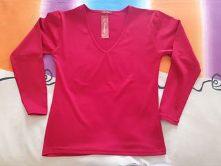 Camiseta Roja con etiqueta