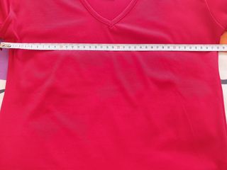 Camiseta Roja con etiqueta