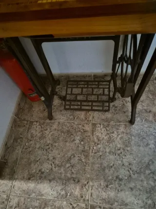 Máquina de coser antigua Alfa