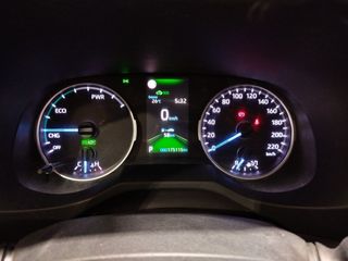 Toyota Rav4 Hybrid 4x4 Business