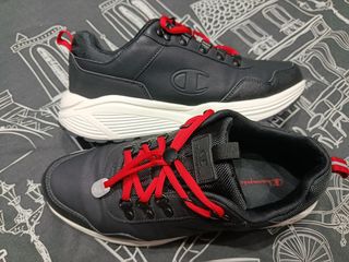 Zapatillas Champion Negras y Rojas