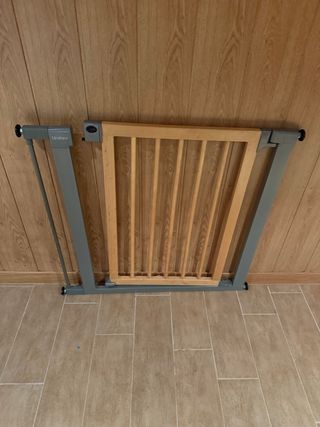 Barrera de seguridad infantil madera y metal