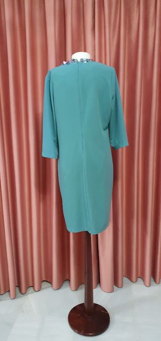 Vestido verde azulado con lentejuelas