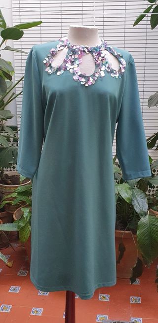 Vestido verde azulado con lentejuelas