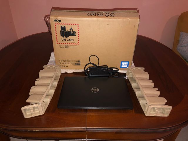 Dell 5400 i7 -16gb- nvme 256gb-win11 +Office