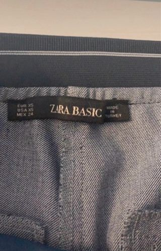 Pantalones grises con raya lateral