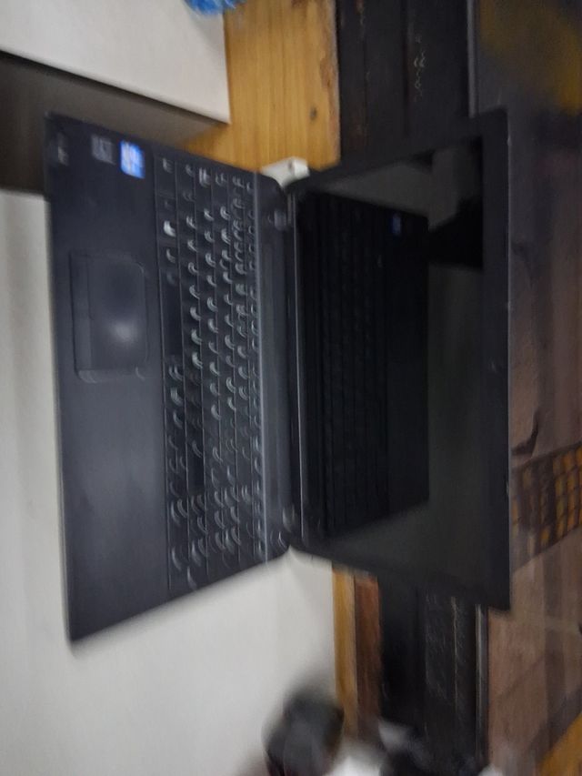 Portátil para piezas - Gráfica rota