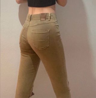 Pantalones vaqueros desgarrados