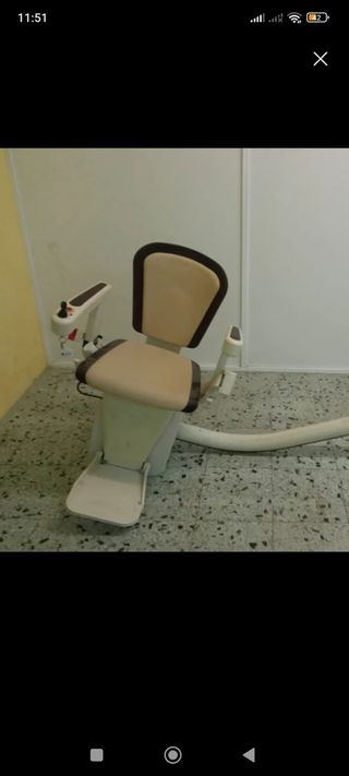 Silla salvaescaleras eléctrica 