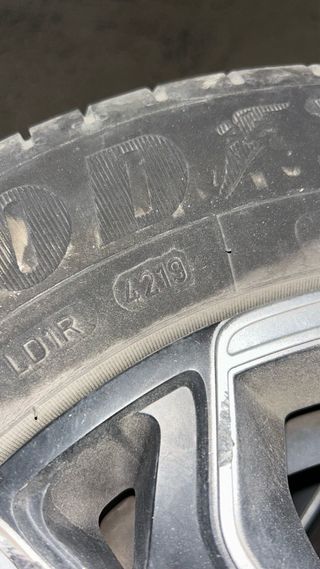 Ruedas de coche con tapacubos