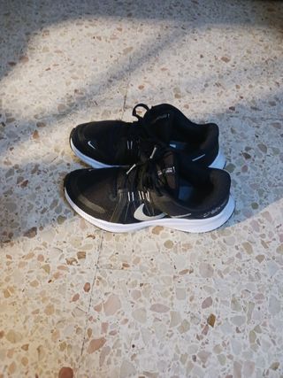 Zapatillas Nike Negras y Blancas